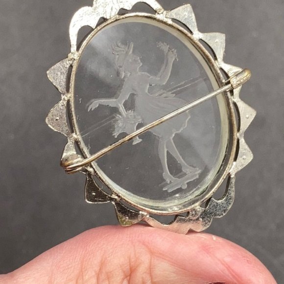 Art Deco Reverse Intaglio Glass Girl with Basket Brooch Czech - Picture 4 of 6